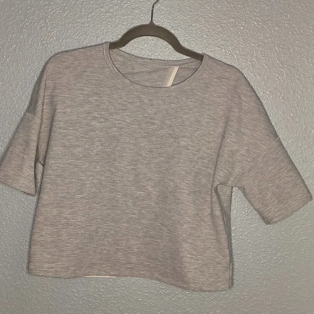 Lululemon Minimal Short Sleeve - 8